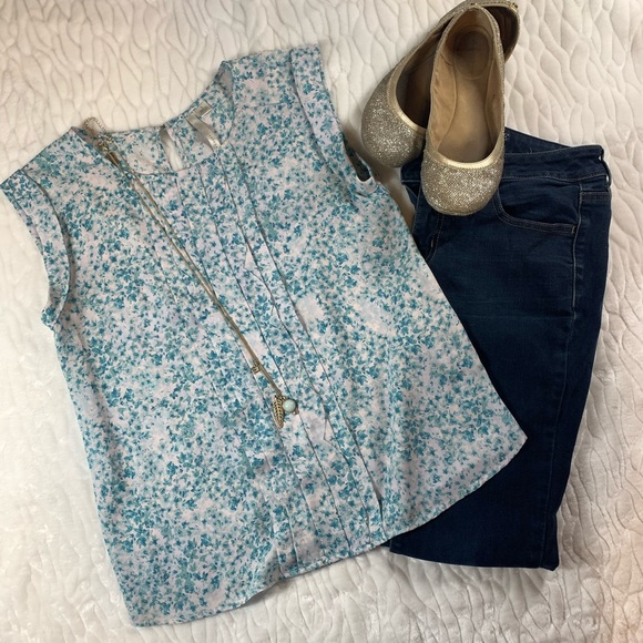 LC Lauren Conrad Tops - LC Lauren Conrad Small Blue Pleated Floral Blouse